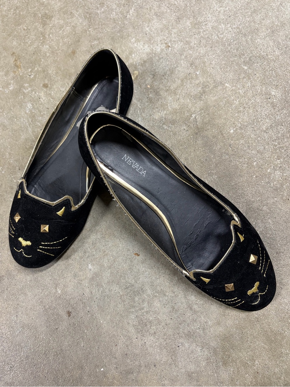 Black Velvet Cat Embroidered Slip-On Flats with Gold Accents